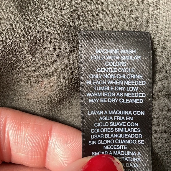 White House Black Market off shoulder top - Picture 10 of 11